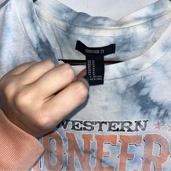 Women's Forever 21 Blue Tie Dye Wild West Tank Top - Picture 3 of 6